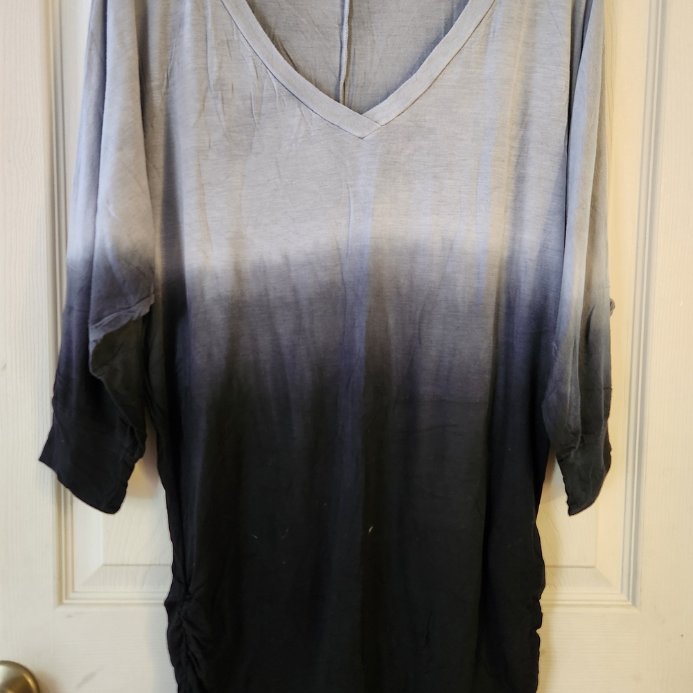 Lock & Love Women's Gray Top